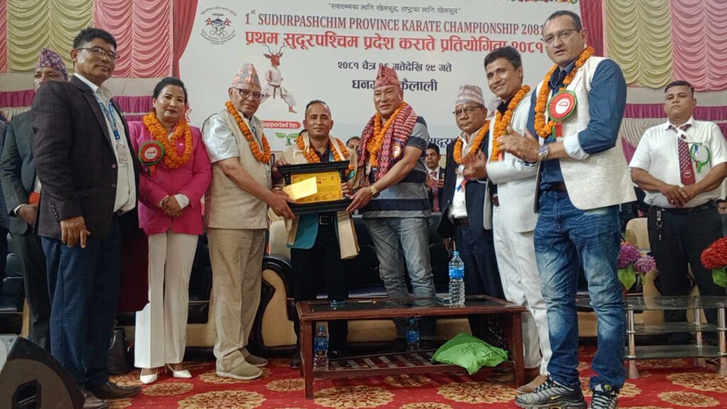 सुदूरपश्चिमका करातेमा अन्तर्राष्ट्रिय खेलाडी र प्रशिक्षकलाई नगदसहित&hellip;