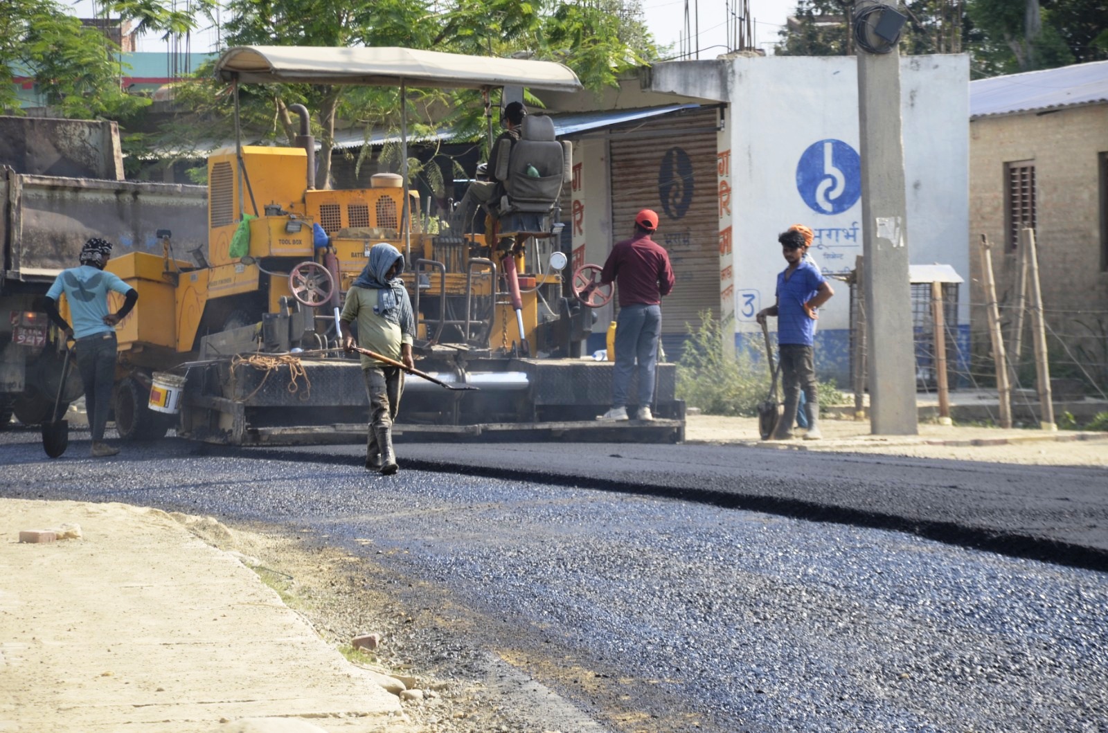 धनगढीमा १९ वटा सडक कालोपत्रको काम अन्तिम चरणमा