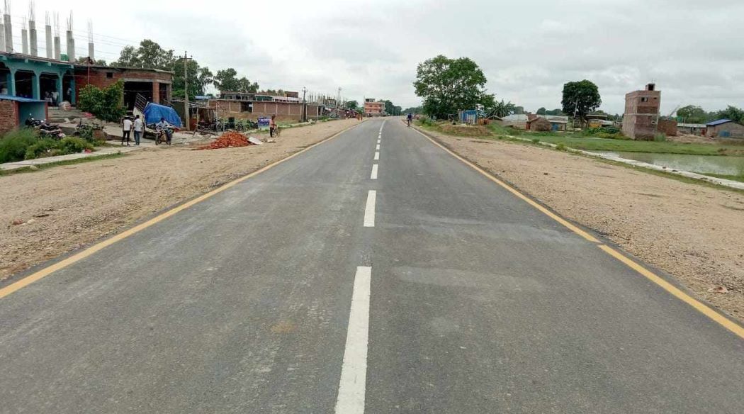 कञ्चनपुरमा हुलाकी राजमार्ग  ४४ किलोमिटर कालोपत्र