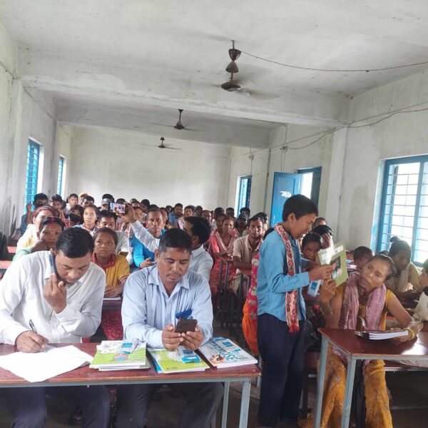 फरक क्षमता भएका ७० विद्यार्थीलाई शैक्षिक सामाग्री सहयोग